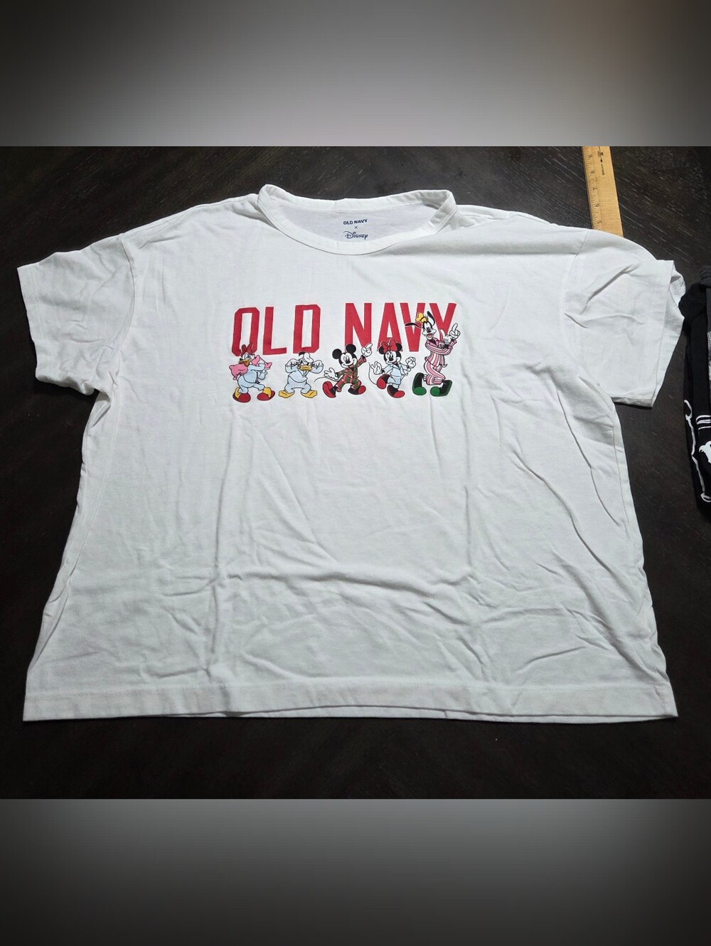 Old Navy x Disney Mickey & Friends Graphic T-Shirt – Size XL
